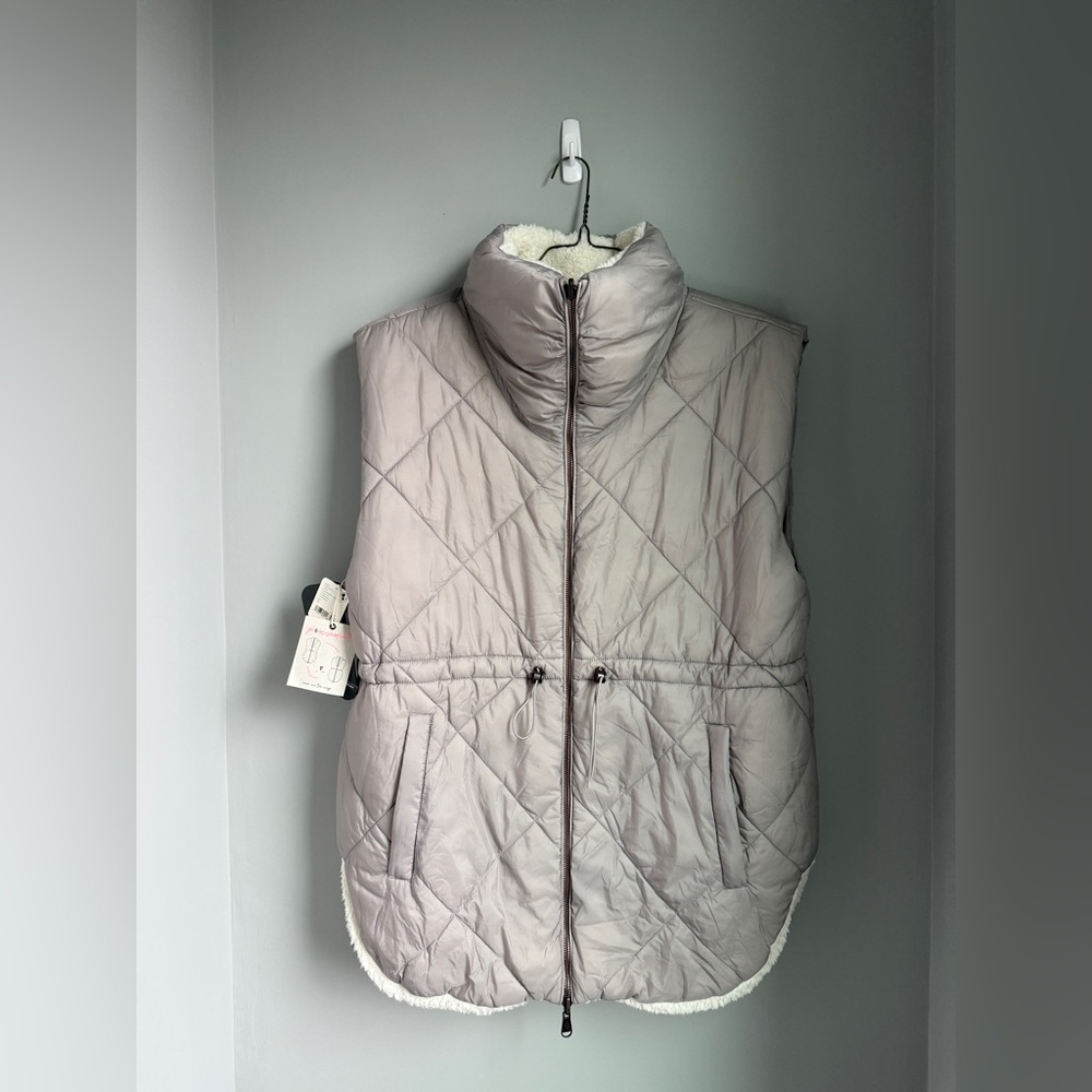 FP Movement Free People Venture On Reversible Puffer Vest Sherpa Mauve Large
